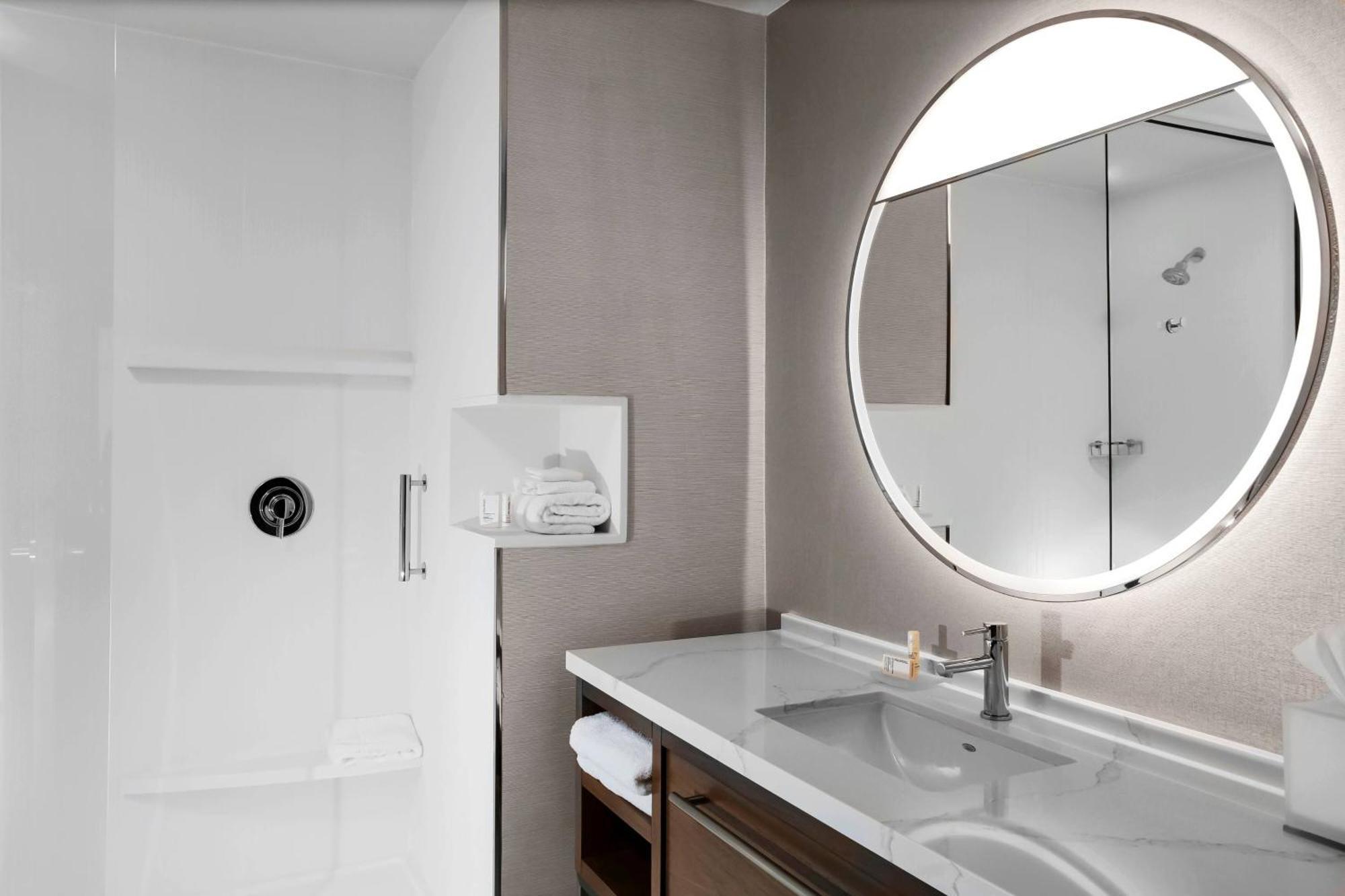 Courtyard By Marriott Thomasville Downtown Екстериор снимка