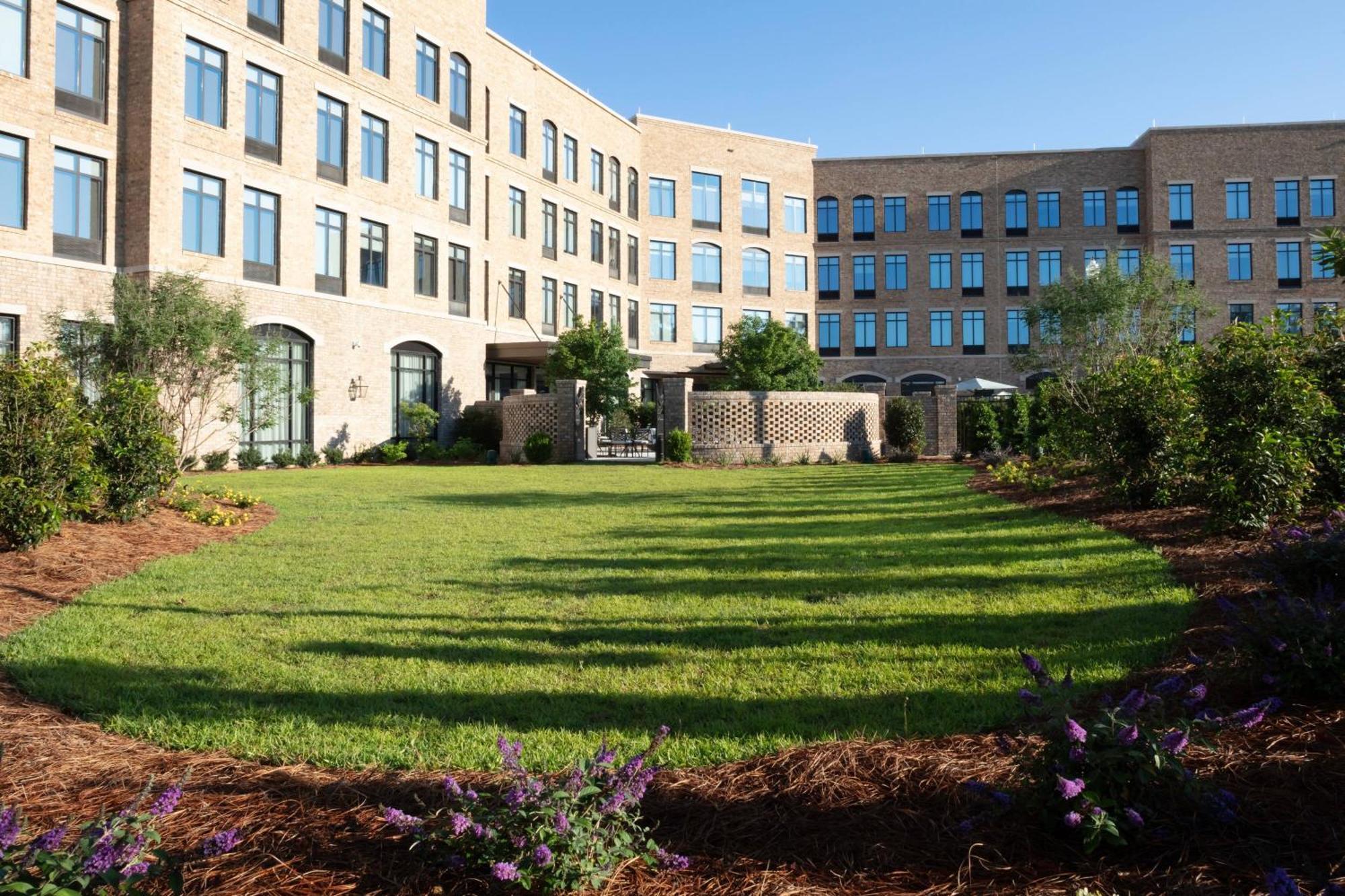 Courtyard By Marriott Thomasville Downtown Екстериор снимка