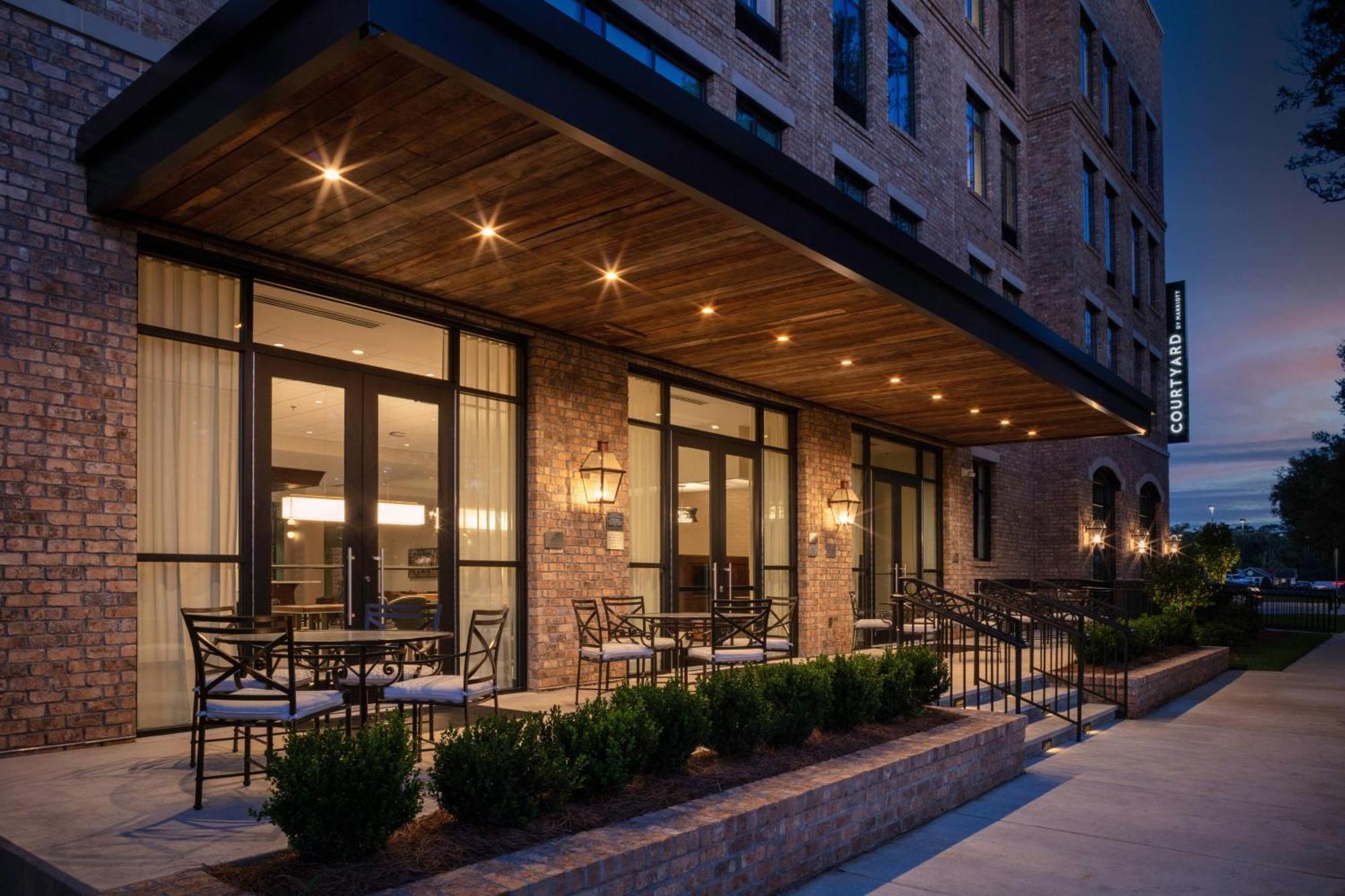 Courtyard By Marriott Thomasville Downtown Екстериор снимка